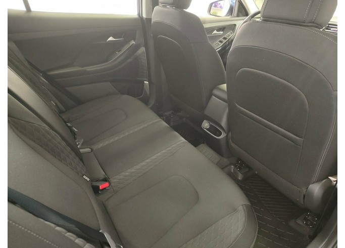 Купить Hyundai Solaris HC, 1.6л 6AT 2WD, Family + Ultra