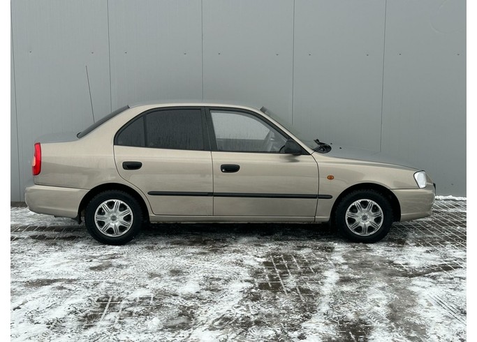 Купить Hyundai Accent, II