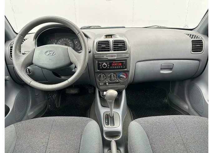 Купить Hyundai Accent, II