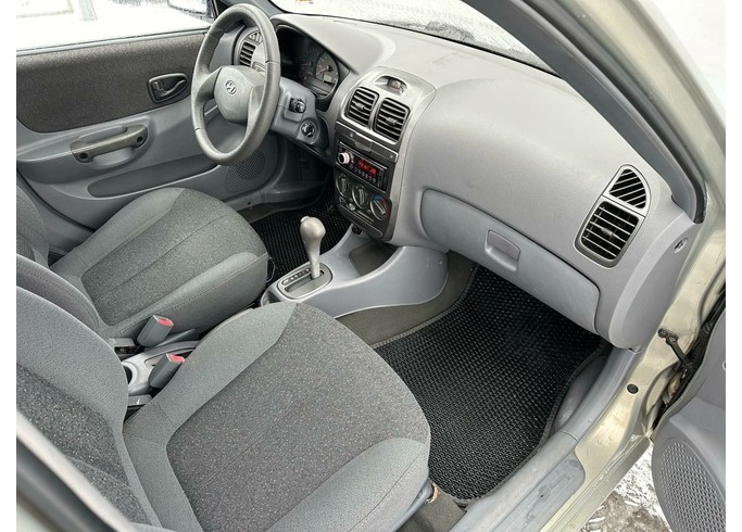 Купить Hyundai Accent, II