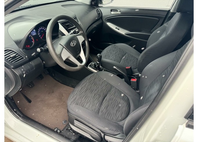 Купить Hyundai Solaris, I Рестайлинг