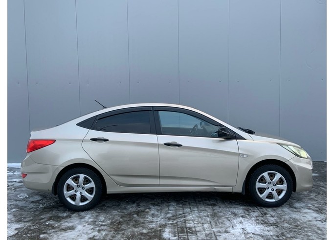 Купить Hyundai Solaris, I