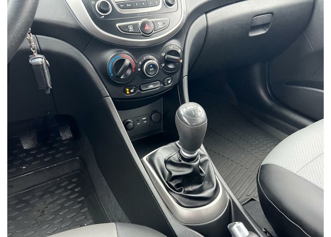 Купить Hyundai Solaris, I Рестайлинг